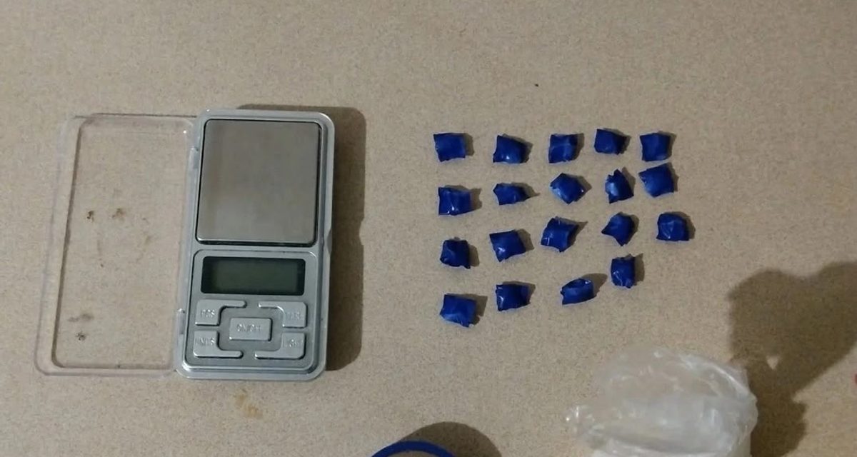 В Саратове у трех предполагаемых закладчиков нашли 23 свертка метадона и еще 74,83 грамма в квартире